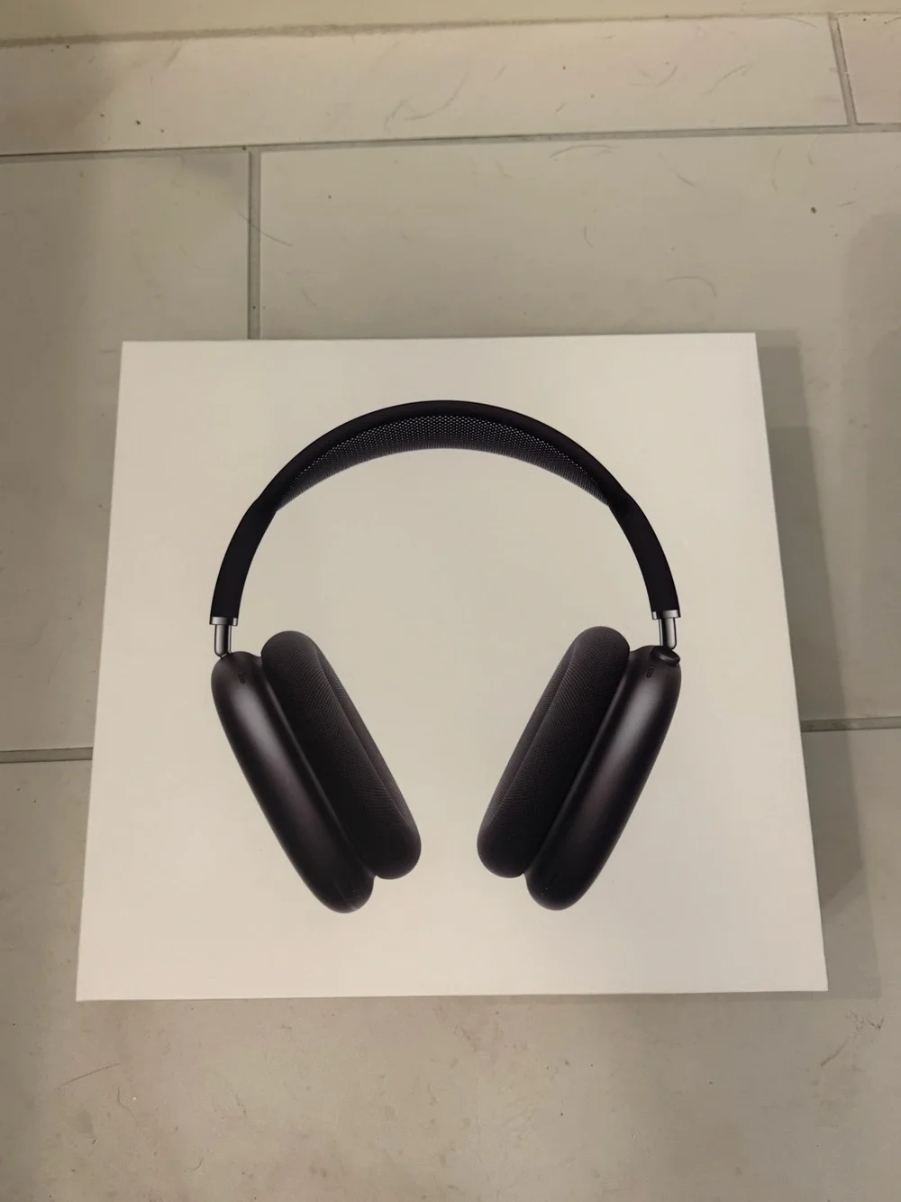 Apple AirPod Max in Space Gray